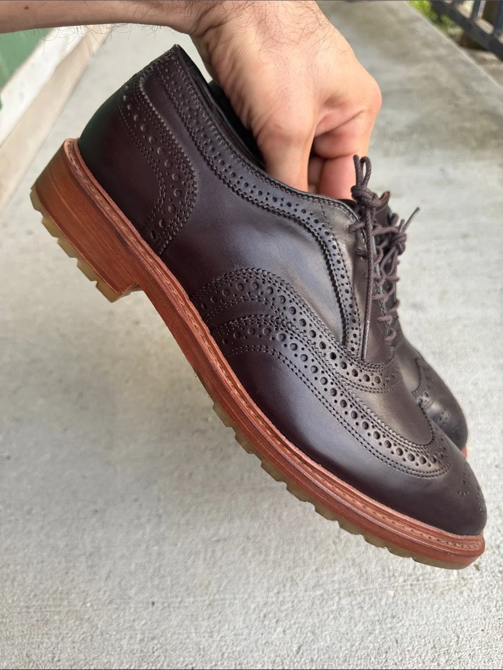 LIKE NEW Allen Edmonds McTavish Brown Leather Wingtip Brogues 10D
